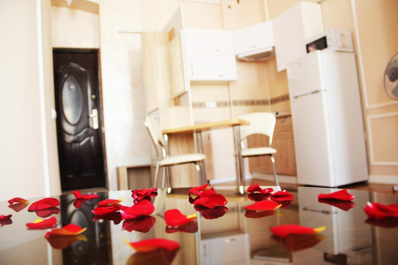 Apartment In The City Center Ivano-Frankivsk Esterno foto