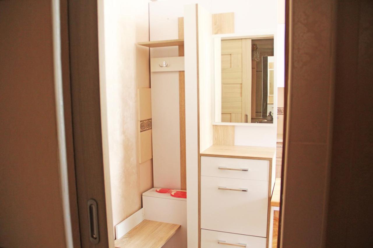 Apartment In The City Center Ivano-Frankivsk Esterno foto