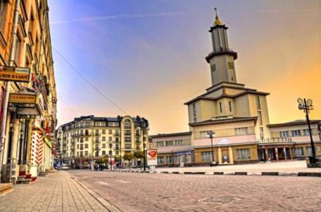 Apartment In The City Center Ivano-Frankivsk Esterno foto